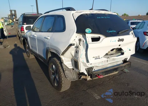 2017 Jeep Cherokee Trailhawk 4X4 from USA, damaged, VIN 1C4PJMBS0HW622172